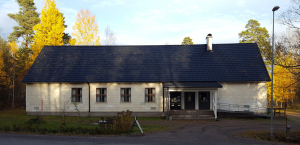 Vår Bygdegård har fått ett nytt bra och fint tak